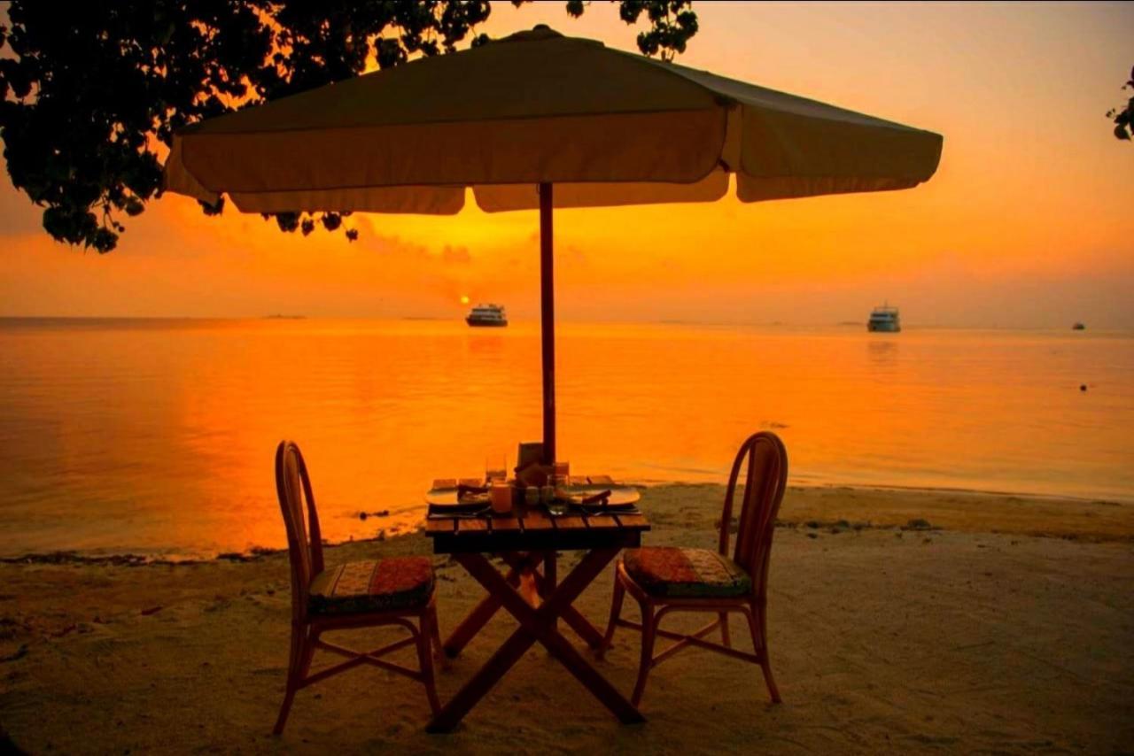 Sunset Beach View Dhangethi Esterno foto